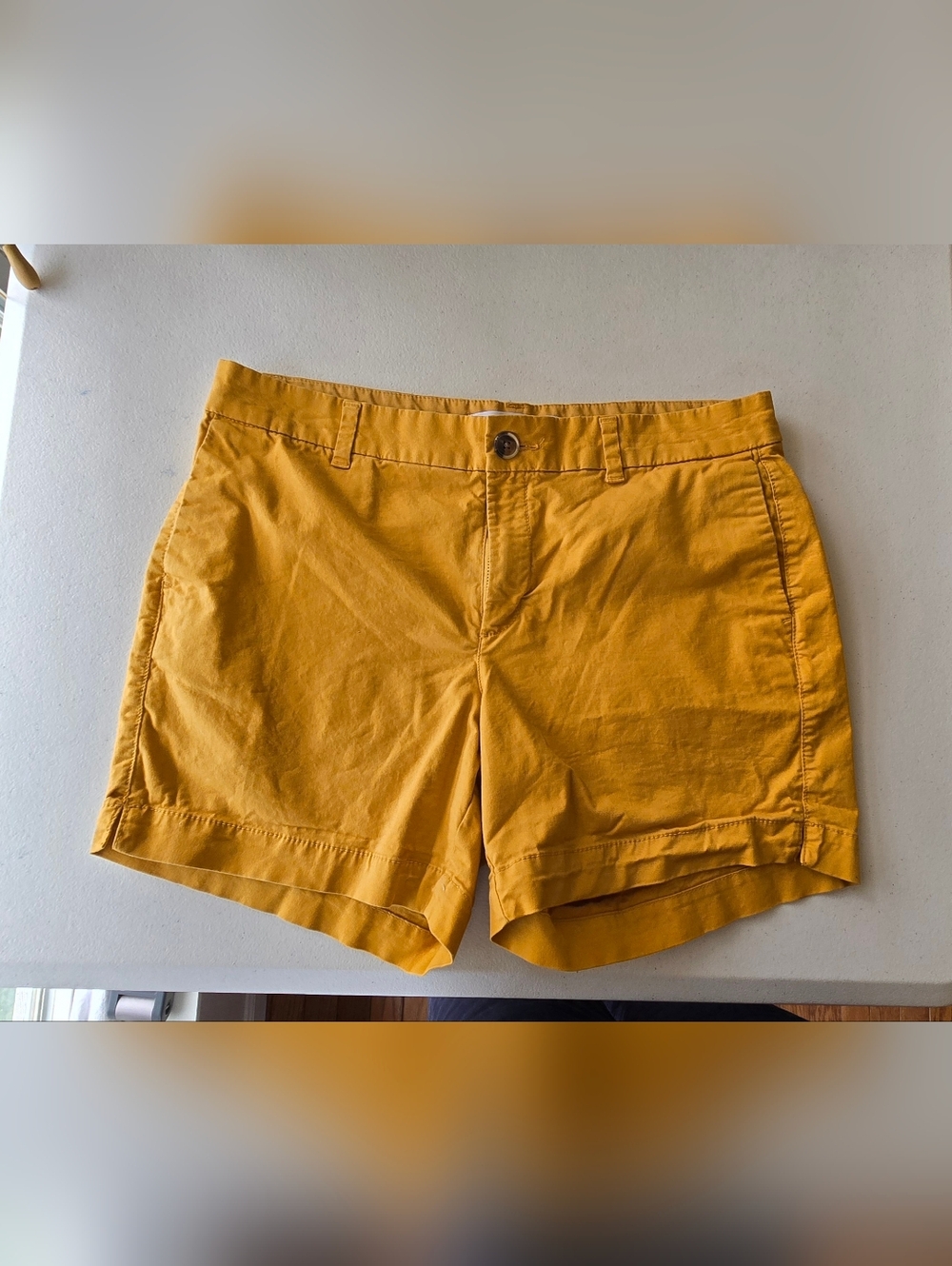 Old Navy Yellow Gold Mustard Everday Short 10